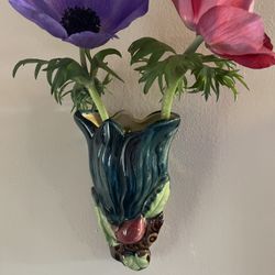 Vtg Japanese porcelain wall pocket vase, likely made mid-20th Hand Painted 