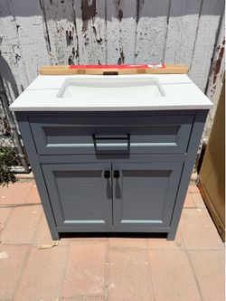 Bathroom vanity sink