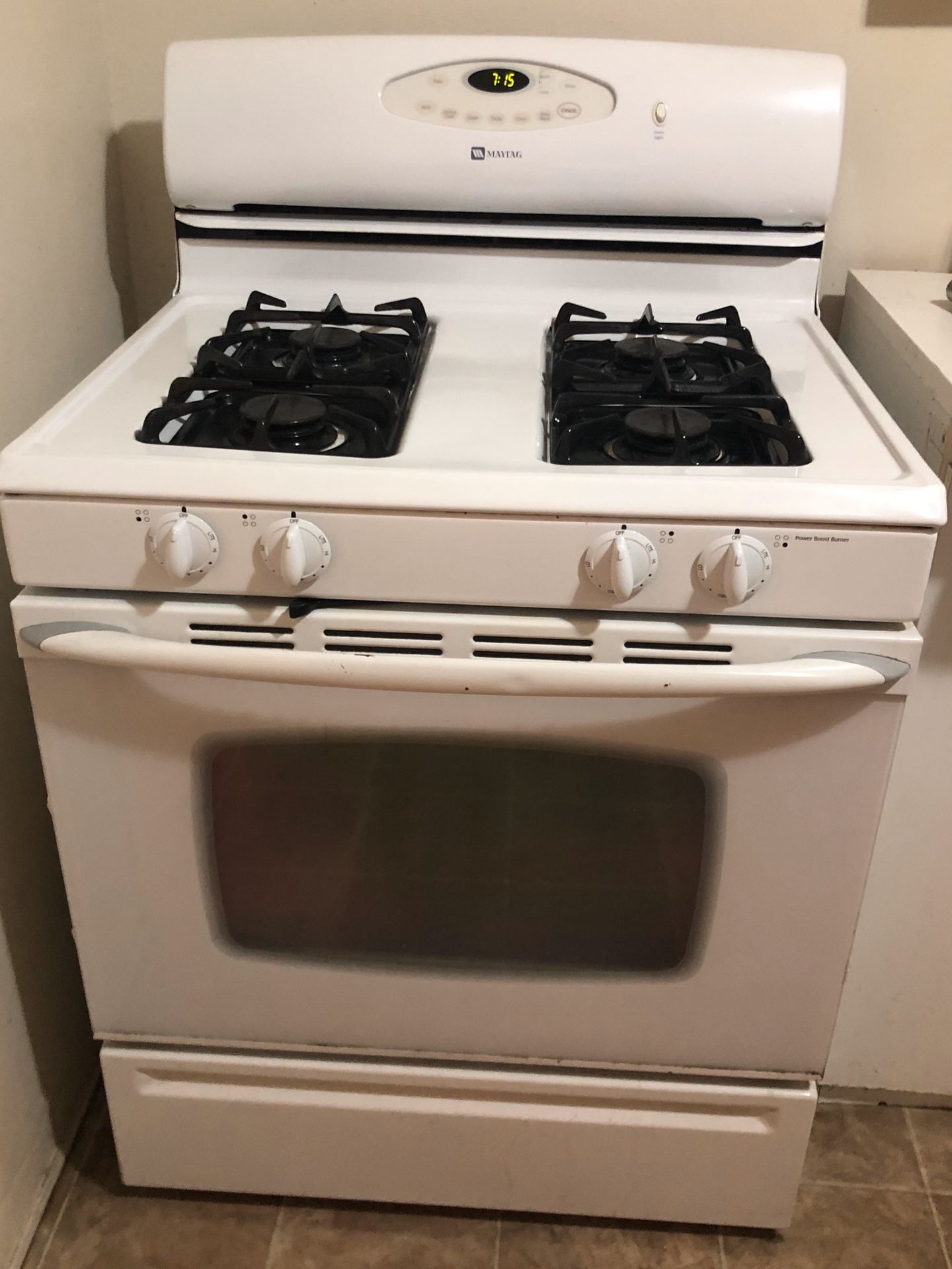 Maytag Stove, Clean & good condition