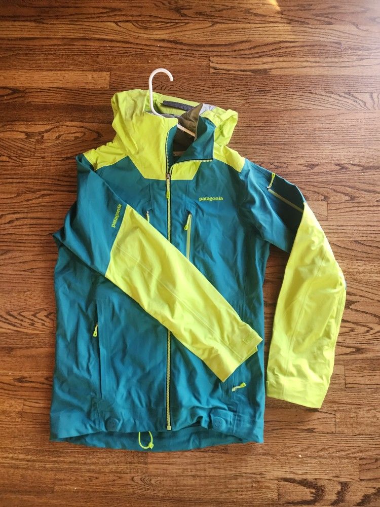 Patagonia Reconnaissance Soft Shell Jacket SMALL (Never Worn)