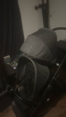 Brand new 3 seater carseat