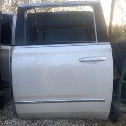 2015 - 2020 PEARL WHITE SUBURBAN DENALI YUKON XL REAR DRIVER DOOR OEM MKD79