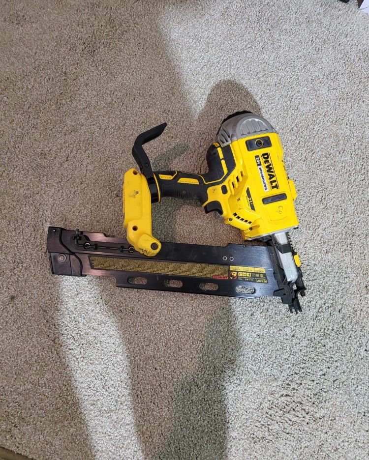 DeWalt 20V MAX Cordless 21 deg Framing Nailer Tool Only 20 V