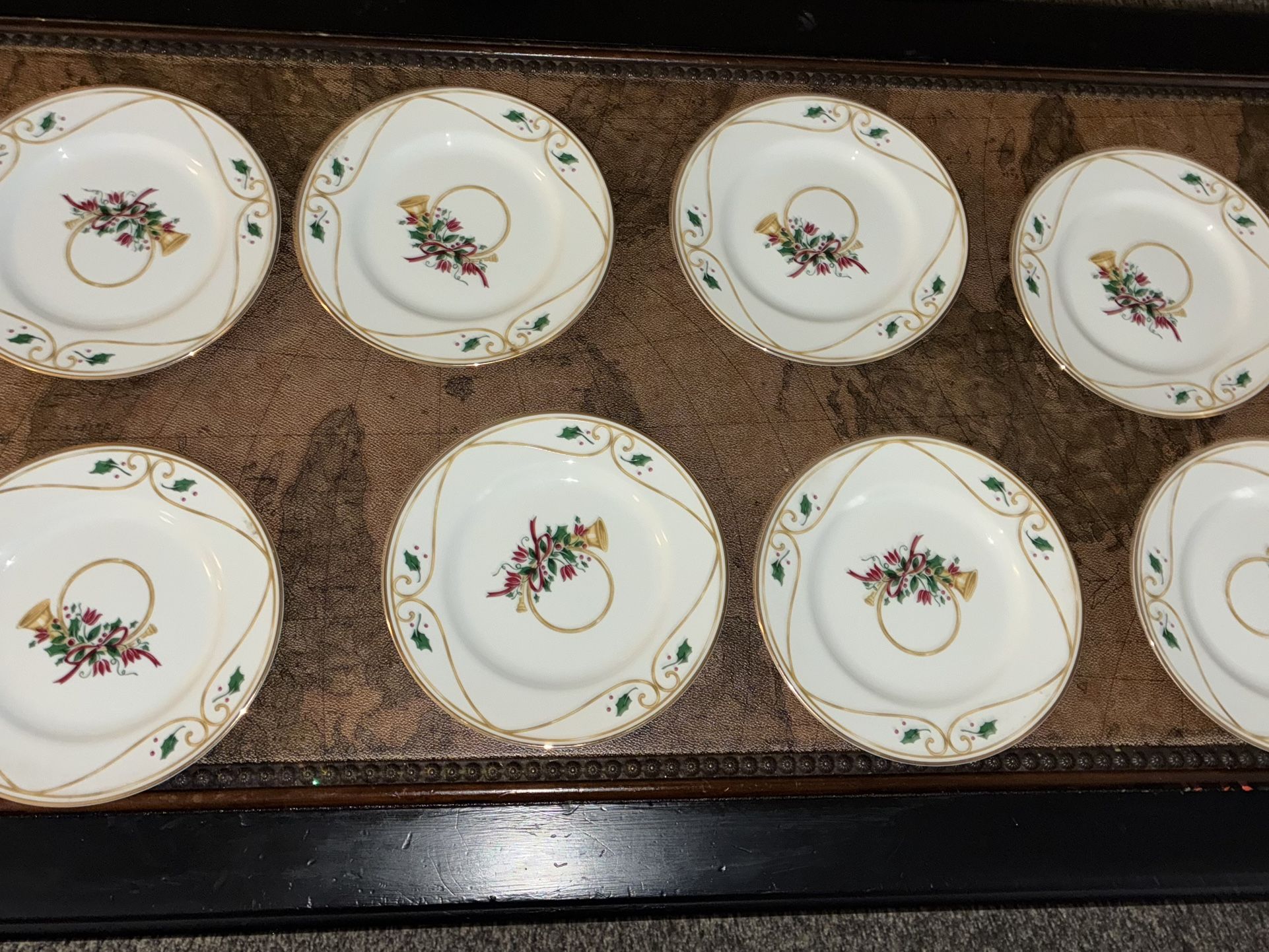 Veranda ™™ A PRINCESS HOUSE® EXCLUSIVE Christmas Plate Set