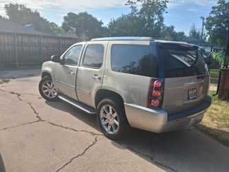 2013 YUCON DENALY  Runs  ..Drives