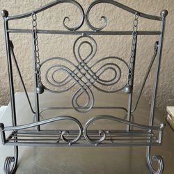 Vtg Metal Easel / Recipe Book Display Stand  13.5"X13"X9"