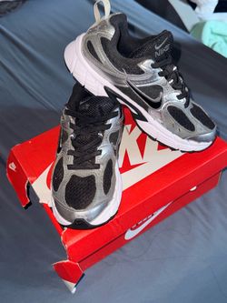 Nike Kids Sneakers Silver and Black
