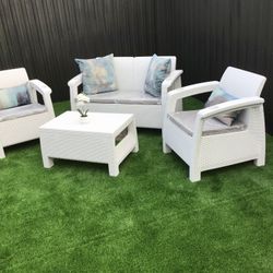  *Free Delivery* Beautiful 5 pc (couch / sofa