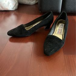 Black Shoes (6 or 7)