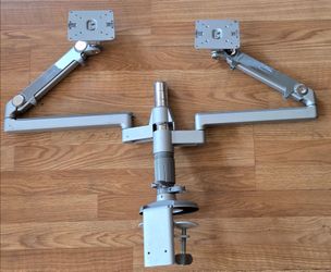 Humanscale Souble Monitor  Arm