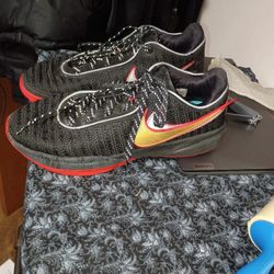 Nike LeBron 20 'Miami Heat