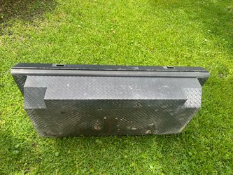 Aluminum chest