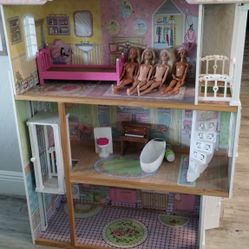 Dollhouse 