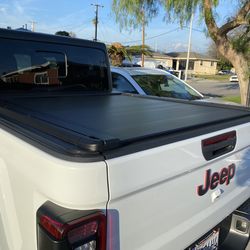 Syneticusa AR (Stealth edition) Tonneau cover for jeep gladiator