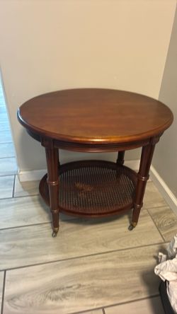 Vintage end table oval Ratan