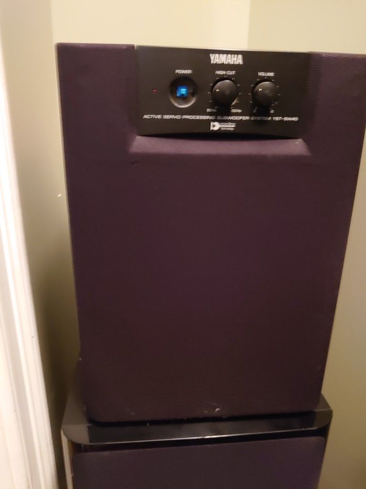 Powered Yamaha Subwoofer YST SW-40