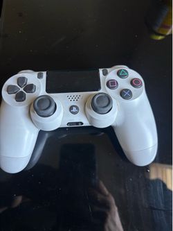 PS4 controller