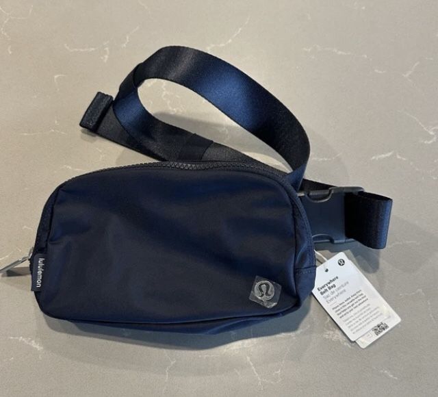 NEW Lululemon Everywhere Bag
