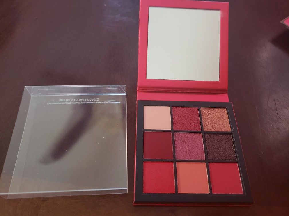Huda beauty ruby obsessions pallet