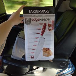 Never Been Used Farberware 15-piece Edgecutter Knife Set