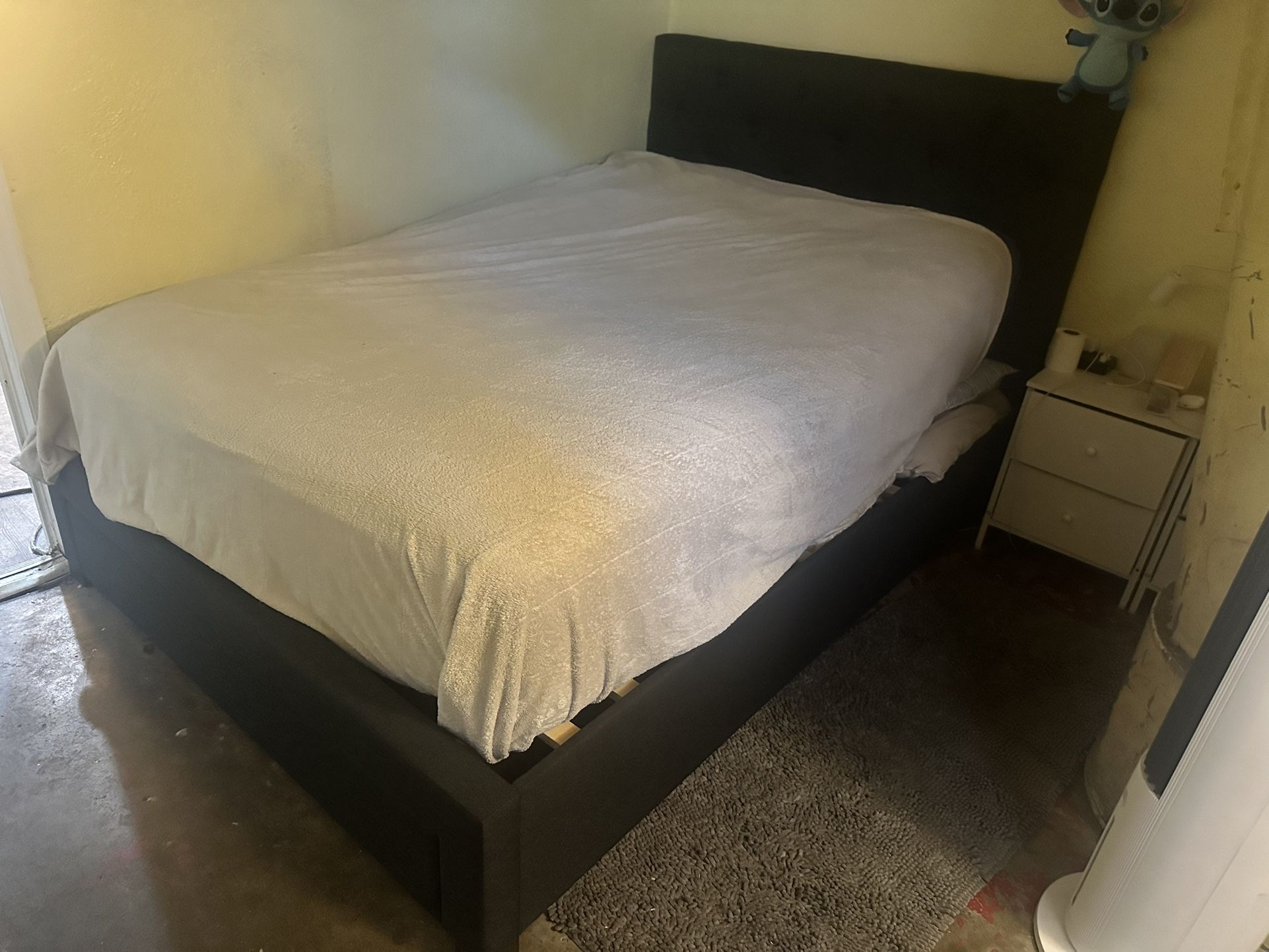 Cama Matrimonial E Individual. Mattress Twin  And Queen