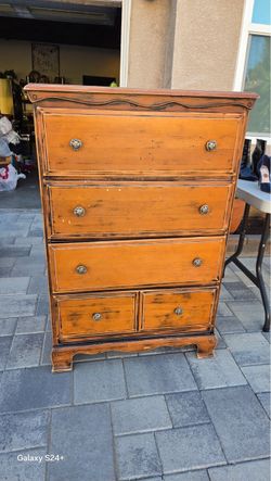 Dresser