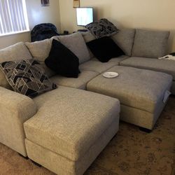 Megginson Storm RAF Sectional / couch /Living room set