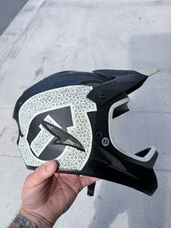 SixSixOne 661 Full-Face Motocross / Downhill Helmet – XS