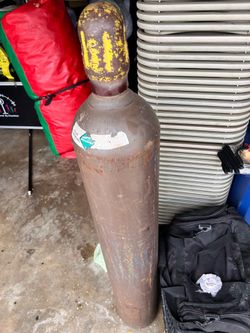 Helium tank