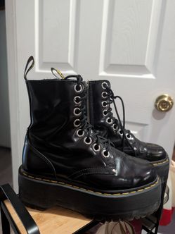 Doc Martens Platform size 9