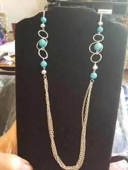 Selling my paparazzi jewelry.