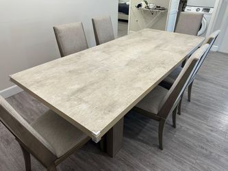 Beautiful dining set table + 6 chairs