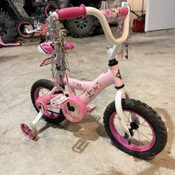 Bicycle With Training Wheels 