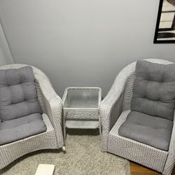 White Wicker 2 Chairs And Table Set