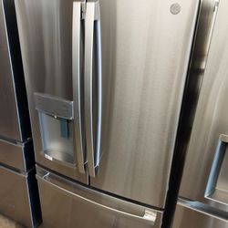 GE 3-Door French Door Refrigerator