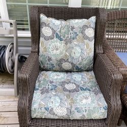 Reclining Wicker Chair