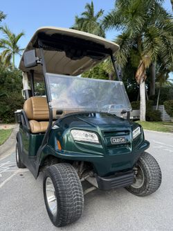 EXCELLENT CONDITION - 2017 Club Car Onward 2 Passenger Golf Cart