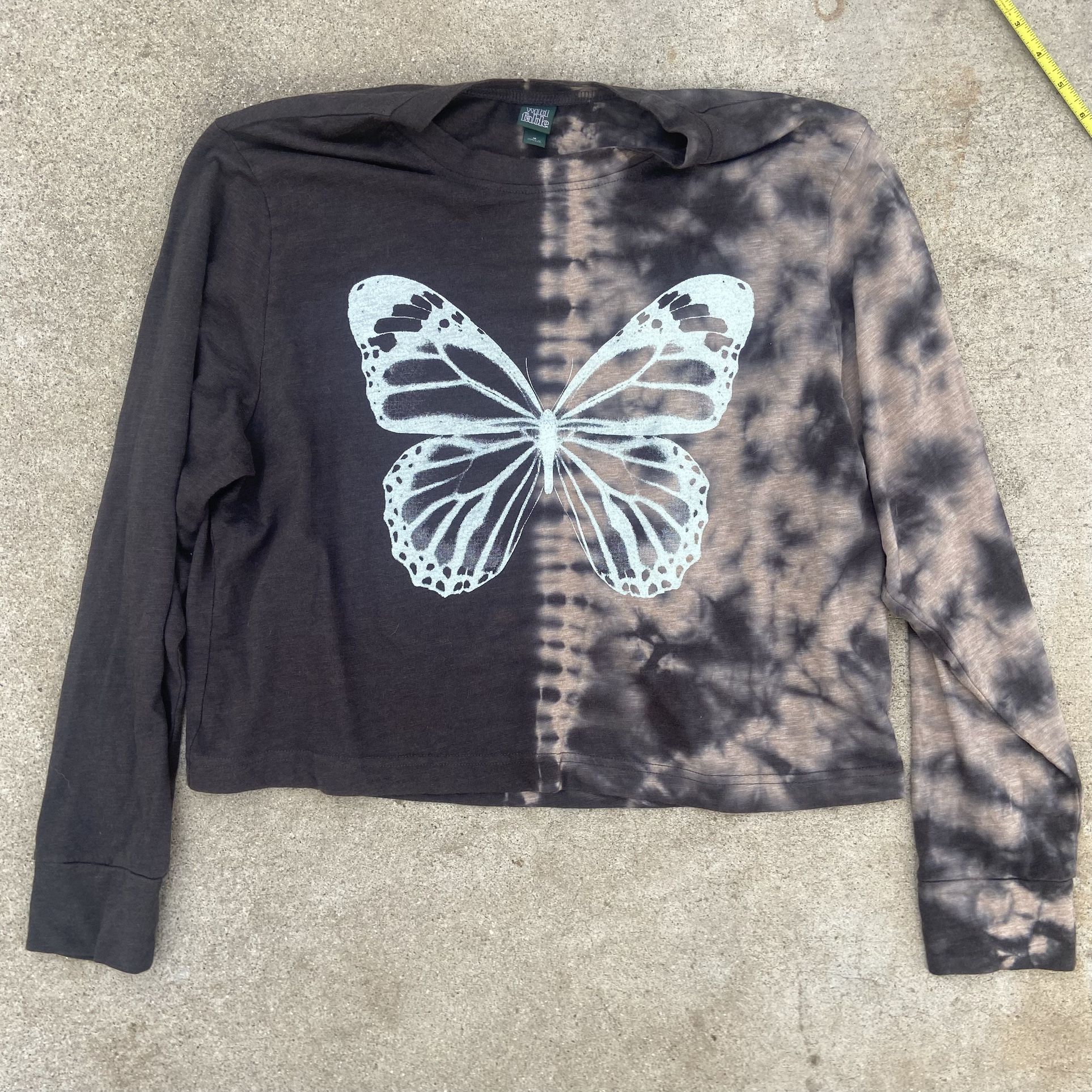 Wild Fable Sz M Oversized Graphic Tee Butterfly Bleach-Dyed Long Sleeve Crop Top