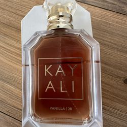 KAYALI Perfume