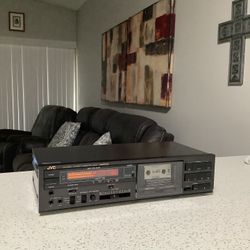 * JVC * High Quality Stereo Cassette Deck With DOLBY SYSTEM . EXCELLENT CONDITION . LIKE NEW . MUST SEE TO APPRECIATE .