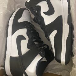 Nike Women’s Dunks