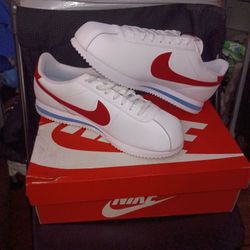 Nike Men's SIZE 10