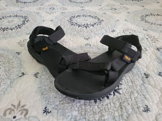 TEVA BOYS SANDALS. Never Used. NEW