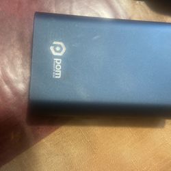 Pom Portable Charger 