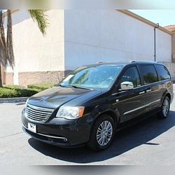 2014 CHRYSLER TOWN AND COUNTRY 30TH ANNIVERSARY
