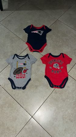 New England Patriots Baby Boy’s / Girl’s Onesies, Size 0-3 Months