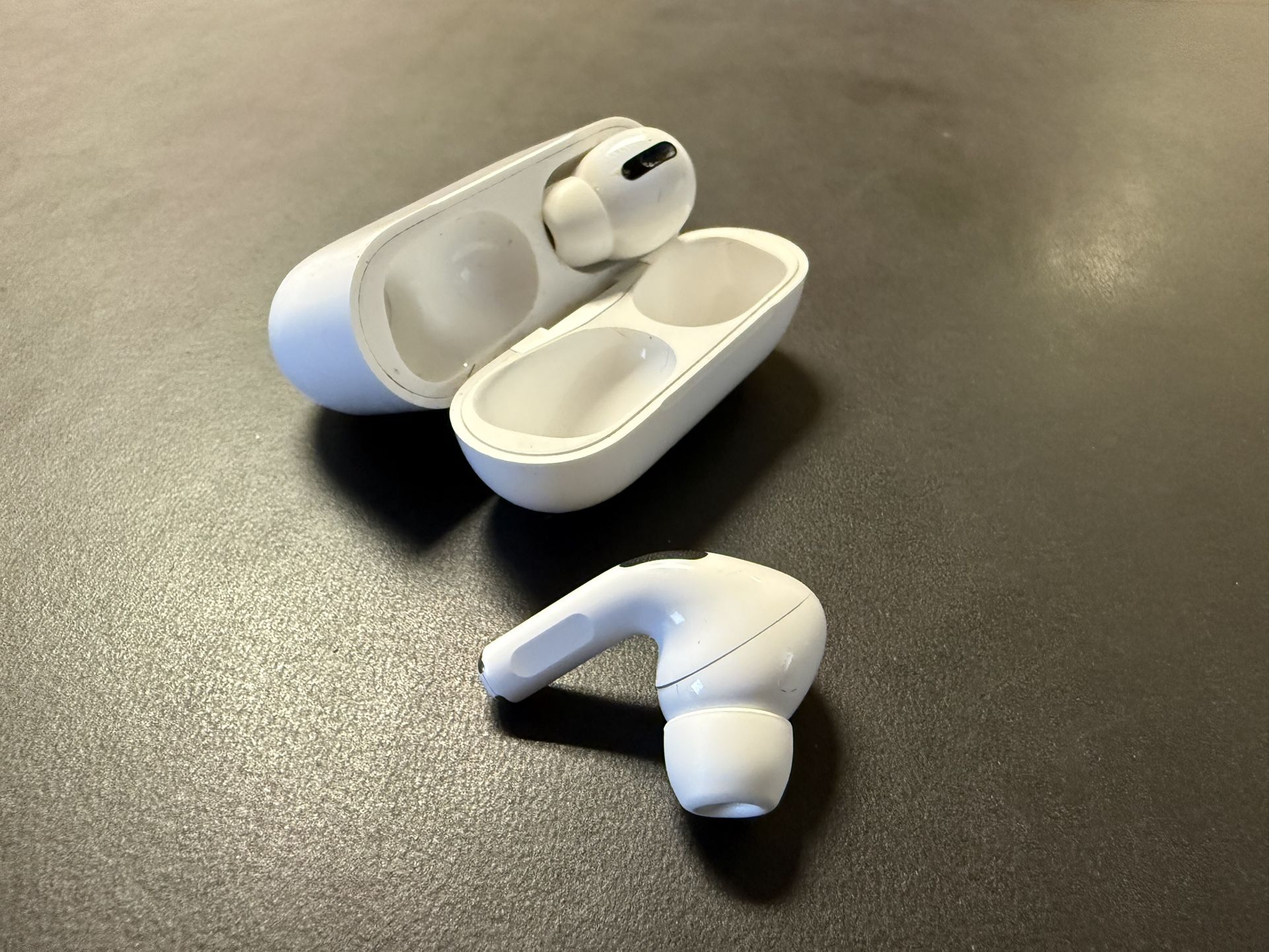 Apple AirPods Pro 2