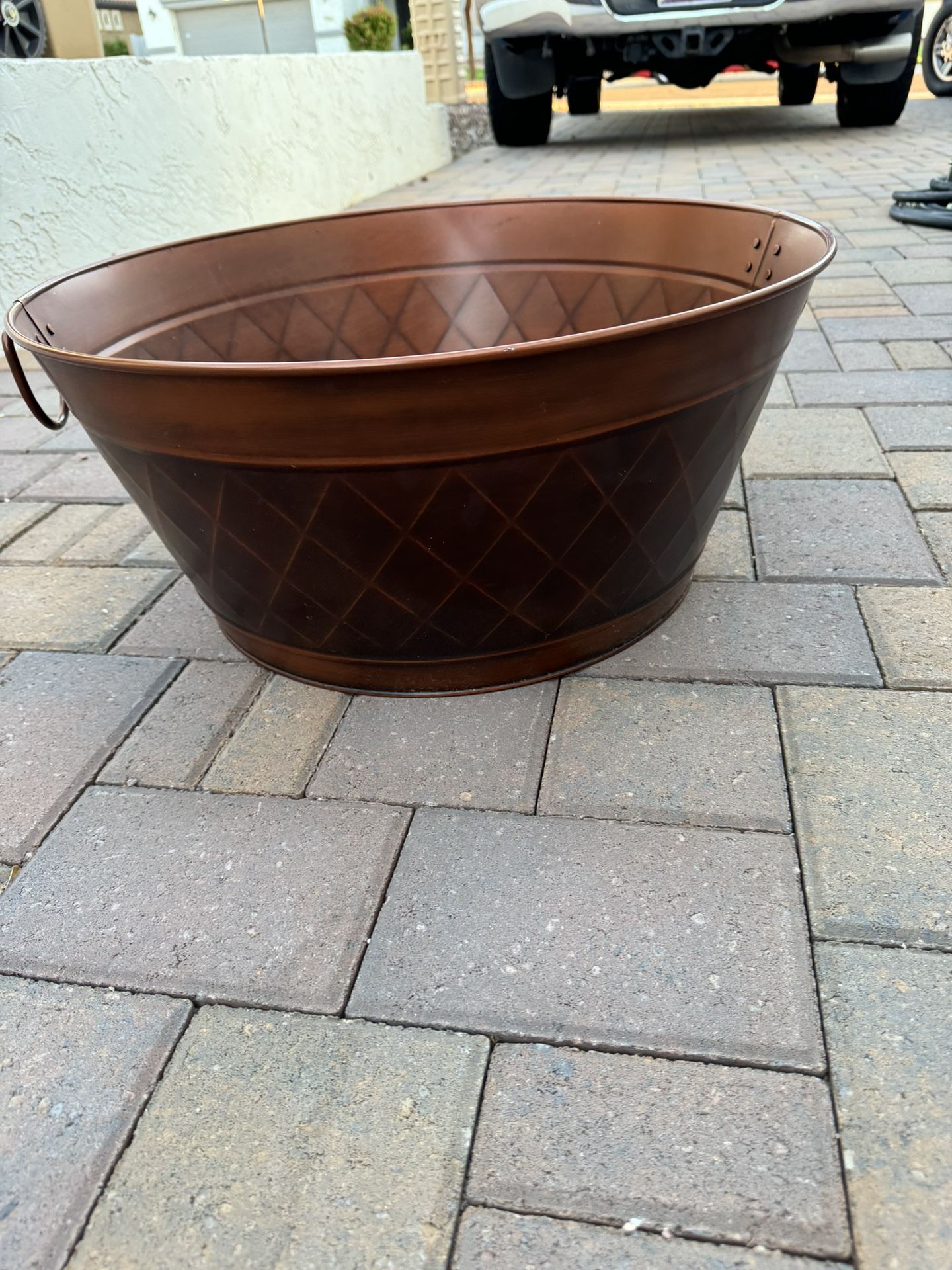 Beverage tub like new / powdered coated finish drink pot with handles
