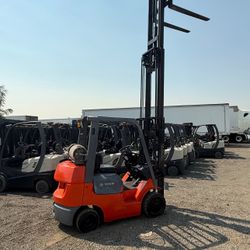 Forklift 