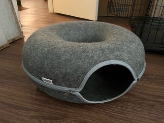 cat tunnel donut